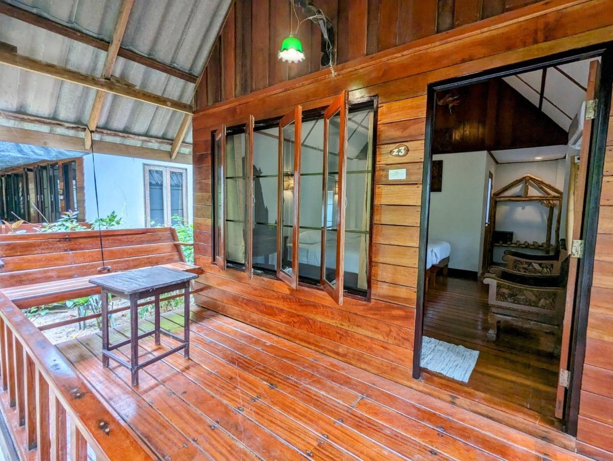Hotel Ziggy Stardust Koh Phayam Exterior foto